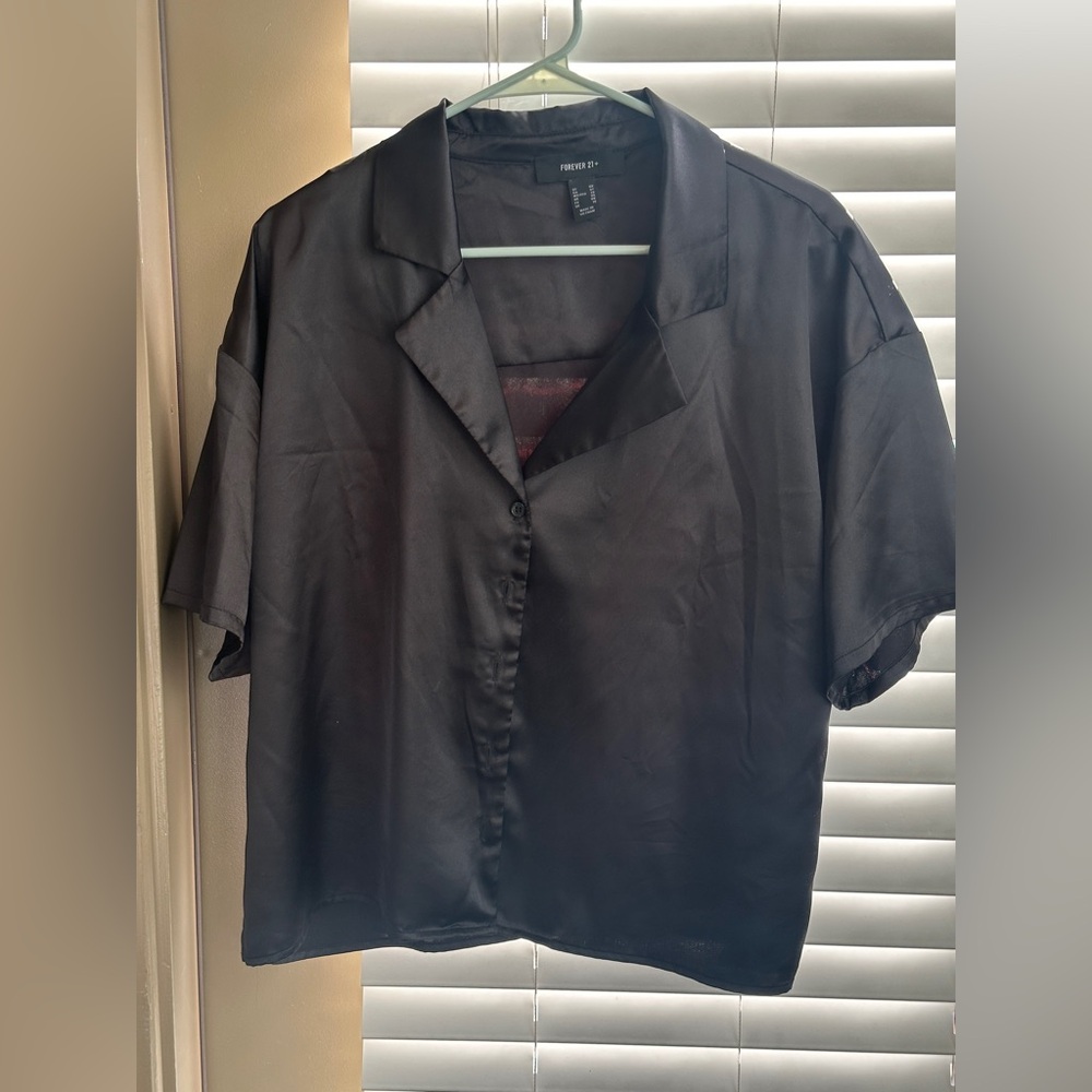 Forever 21+ Women’s Black Short-Sleeve Satin Camp Collar Button-Down Shirt
